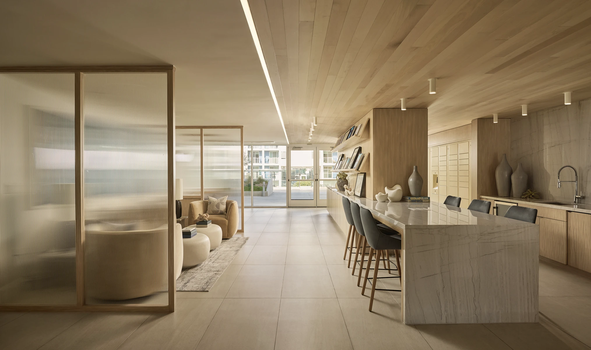 Dolphin Marina Blond Woods